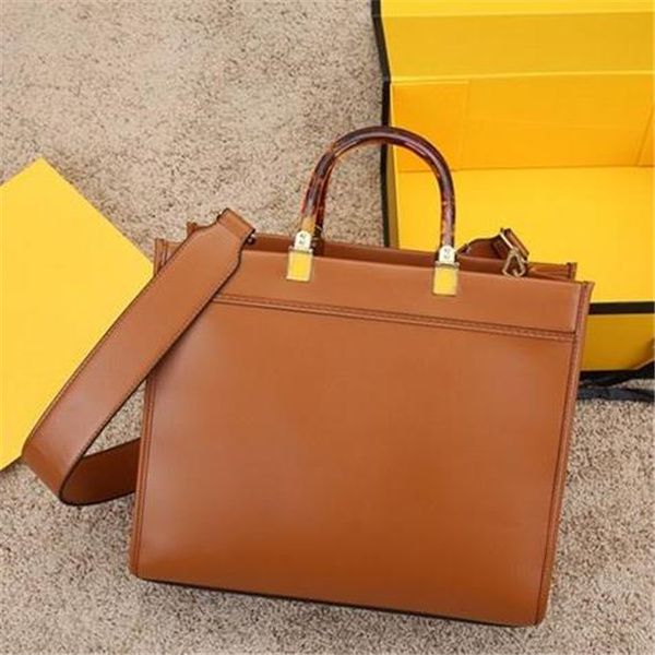 totes handbags shoulder bags evening bag leather material amber double handle large capacity letter decorative men women universal designer
totes handbags shoulder bags evening bag leather material amber double handle large capacity letter decorative men women universal designer