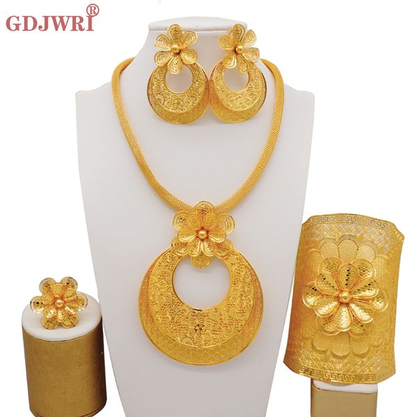 wedding jewelry sets fashion jewelry dubai gold color luxury flower shape big round necklace earrings 4 pcs sets for women wedding party gif, Slivery;golden
wedding jewelry sets fashion jewelry dubai gold color luxury flower shape big round necklace earrings 4 pcs sets for women wedding party gif, Slivery;golden