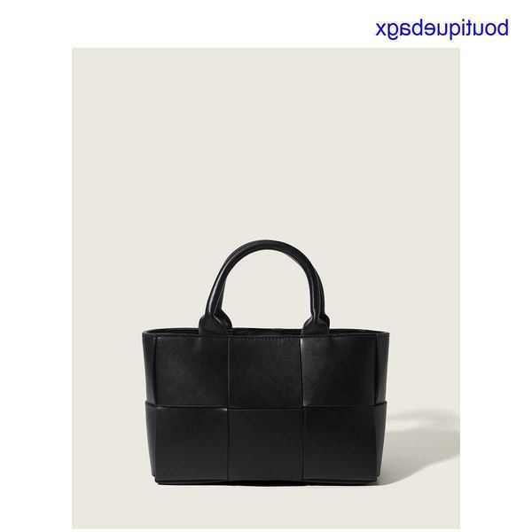 luxury bottegss venetss arco evening bags online store 2023 small crowd design portable bag vegetable basket new spring and summer with logo
luxury bottegss venetss arco evening bags online store 2023 small crowd design portable bag vegetable basket new spring and summer with logo