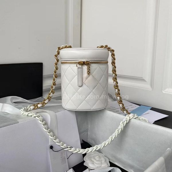 spring and summer new round bucket bag luxury one shoulder bag fashion women's handbag messenger bag clamshell purse chain ling 2023 5a
spring and summer new round bucket bag luxury one shoulder bag fashion women's handbag messenger bag clamshell purse chain ling 2023 5a