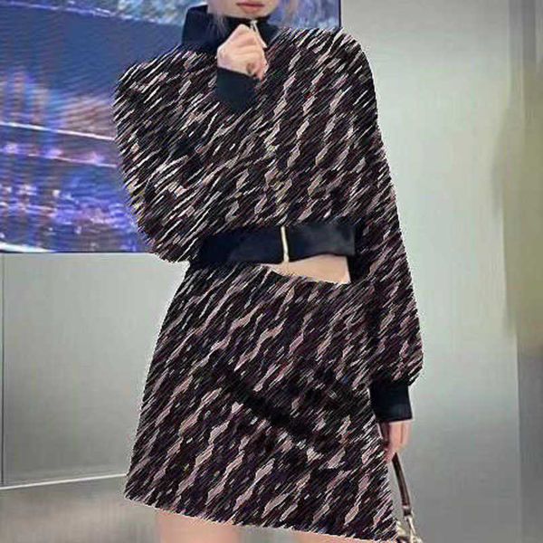 23ss designer brand women skirt set new winter product full letters splicing stand collar jacket pleated double-sided skirt casual pants shi, White
23ss designer brand women skirt set new winter product full letters splicing stand collar jacket pleated double-sided skirt casual pants shi, White