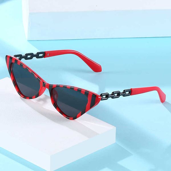 sunglasses 2022 new triangular metal chain for men and women fashion trend stripe personality, White;black
sunglasses 2022 new triangular metal chain for men and women fashion trend stripe personality, White;black
