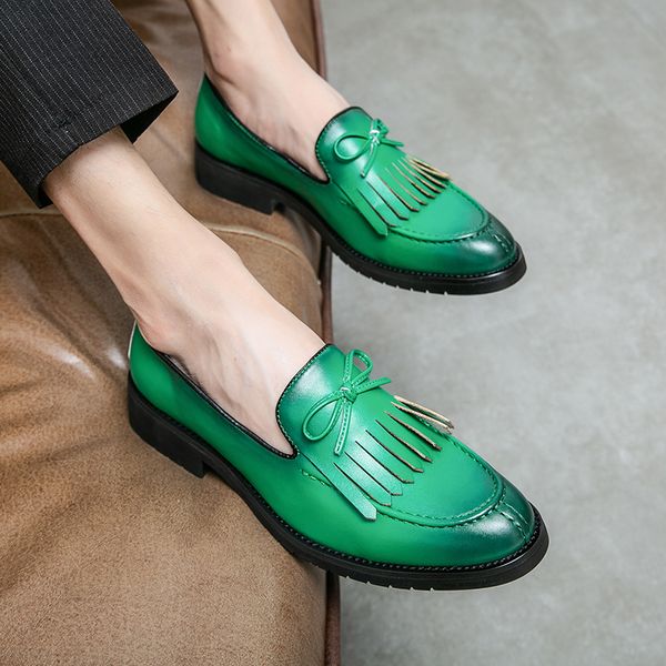 casual loafers men leather shoes fashion wedding party shoes luxury men designer business flats shoes large size 2020 new tassel, Black;white
casual loafers men leather shoes fashion wedding party shoes luxury men designer business flats shoes large size 2020 new tassel, Black;white