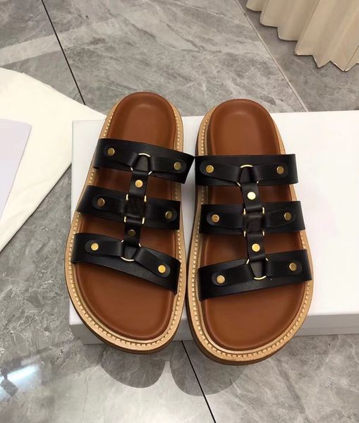 women designer sippers genuine leather tromphe sandals three colors black brown white lady fashion slides casual roman mules
women designer sippers genuine leather tromphe sandals three colors black brown white lady fashion slides casual roman mules
