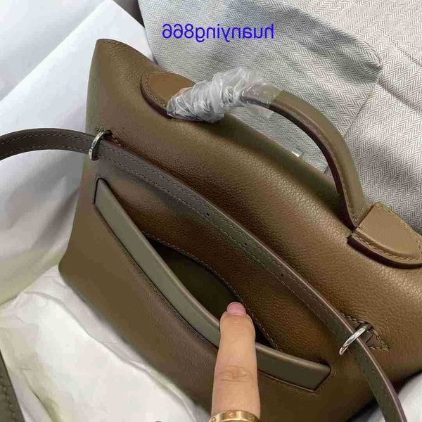 original edition 8a designer herms's bags for woman caramel messenger gold brown elephant grey weima dog beige handbag women's 242
original edition 8a designer herms's bags for woman caramel messenger gold brown elephant grey weima dog beige handbag women's 242
