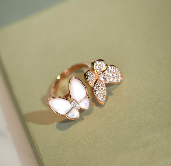 2023 luxury quality charm punk band ring with nature shell beads and diamond have box stamp ps3535a, Silver
2023 luxury quality charm punk band ring with nature shell beads and diamond have box stamp ps3535a, Silver