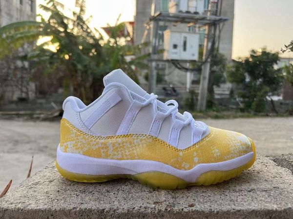 with box 11 low yellow snakeskin basketball shoes men women white tour yellow 11s sneaker
with box 11 low yellow snakeskin basketball shoes men women white tour yellow 11s sneaker