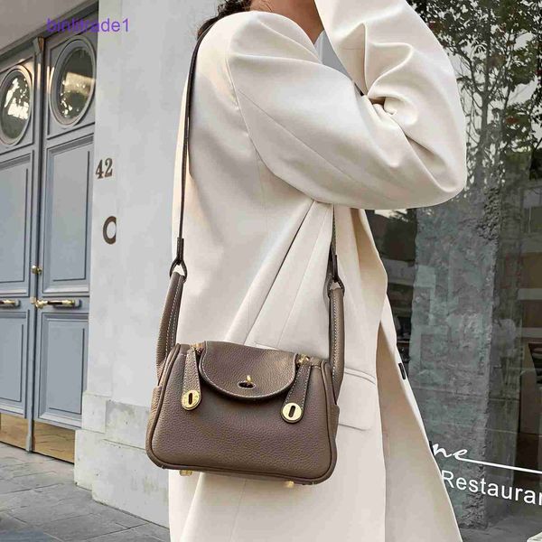 designer original and 2023 silver new large-capacity gold buckle togo pilindys bag single shoulder messenger litchi pattern portable doctor
designer original and 2023 silver new large-capacity gold buckle togo pilindys bag single shoulder messenger litchi pattern portable doctor