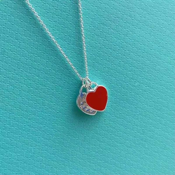 3ii2 designer t family's classic enamel peach heart necklace cnc word printed double base family pendant high version s925 silver clavi, Black
3ii2 designer t family's classic enamel peach heart necklace cnc word printed double base family pendant high version s925 silver clavi, Black