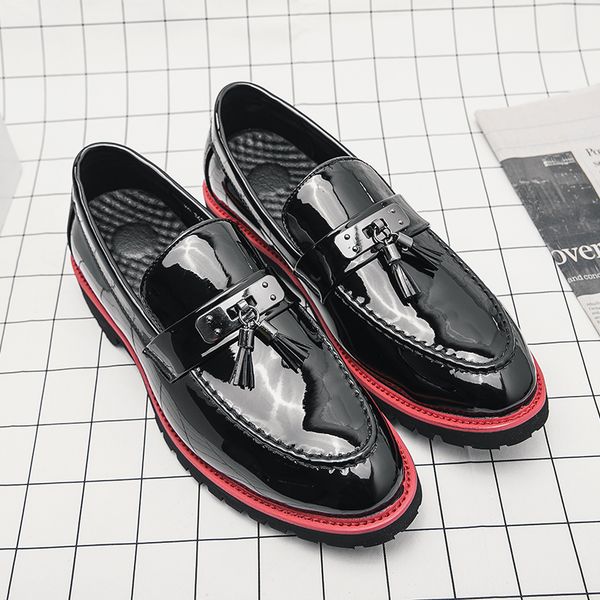 new patent leather loafers mens slip on business casual shoes mirror mens leather shoes groom men's dress shoes large size 3, Black;white
new patent leather loafers mens slip on business casual shoes mirror mens leather shoes groom men's dress shoes large size 3, Black;white