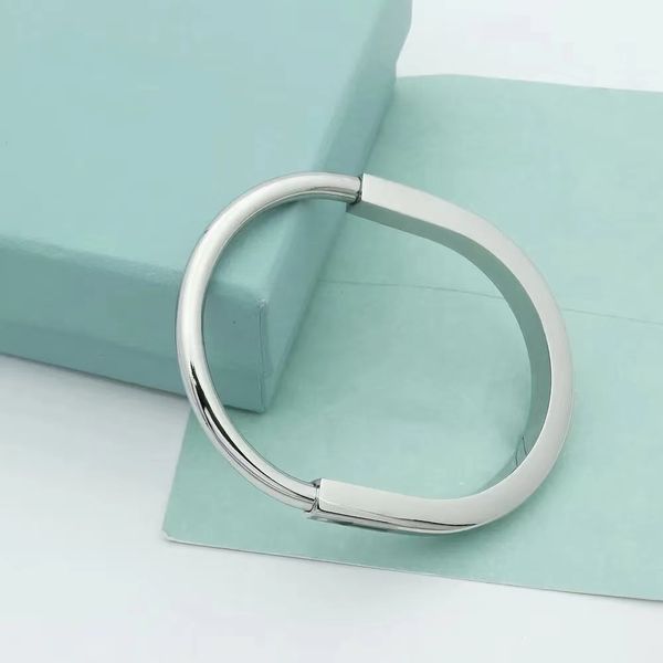 titanium steel bangle designer lock bracelet silver rose gold bracelets for women jewelry with velvet bag, Golden;silver
titanium steel bangle designer lock bracelet silver rose gold bracelets for women jewelry with velvet bag, Golden;silver