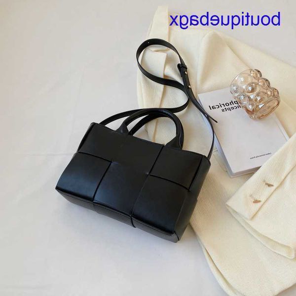 luxury bottegss venetss arco evening bags online store in new trend women's bag leisure spring 2023 fashion one-shoulder simple cr with
luxury bottegss venetss arco evening bags online store in new trend women's bag leisure spring 2023 fashion one-shoulder simple cr with