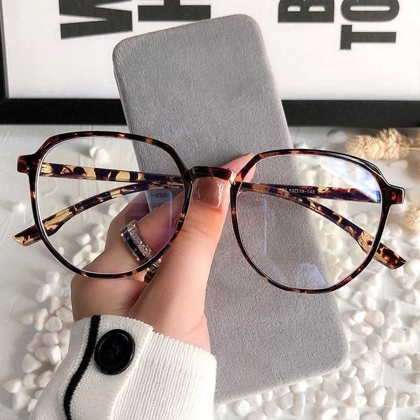 sunglasses blue light proof glasses for men and women plain face black frame big thin, White;black
sunglasses blue light proof glasses for men and women plain face black frame big thin, White;black