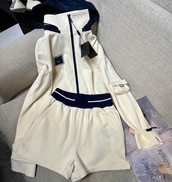 designer tracksuits women's two-piece hooded sweater coat letter pattern sweater shorts spring and summer fashion suit skirt, Gray
designer tracksuits women's two-piece hooded sweater coat letter pattern sweater shorts spring and summer fashion suit skirt, Gray