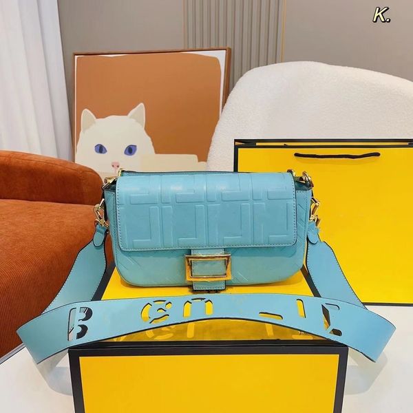 fashion leather crossbody bag women's handbag high-end design alphabet one shoulder baguette purse luxury large capacity portable tote
fashion leather crossbody bag women's handbag high-end design alphabet one shoulder baguette purse luxury large capacity portable tote