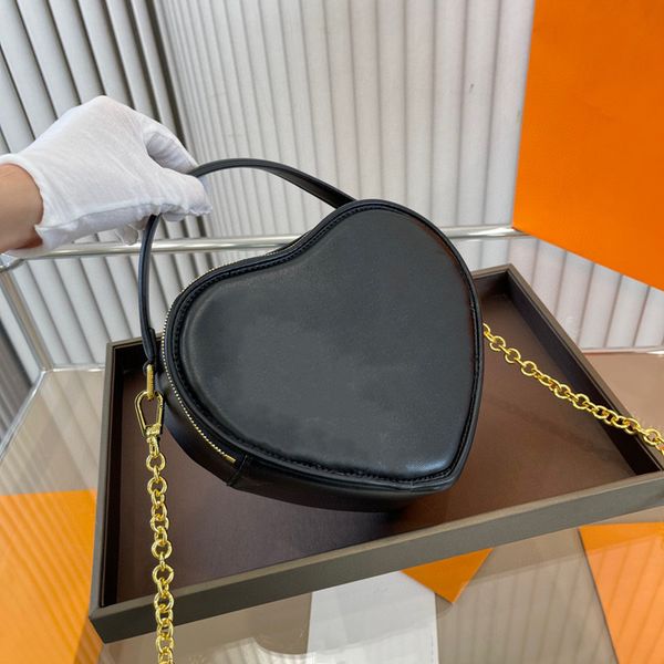 designer bag brand one shoulder bag leather love bag flower bag classic diagonal span chain tote purse fashion tote bag
designer bag brand one shoulder bag leather love bag flower bag classic diagonal span chain tote purse fashion tote bag