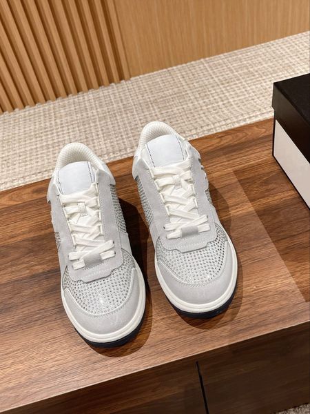 2023 designer panda lows sneakers calfskin casual shoes lace-up women sneaker diamond shining vintage suede sneakers print sneaker patchwork, Black
2023 designer panda lows sneakers calfskin casual shoes lace-up women sneaker diamond shining vintage suede sneakers print sneaker patchwork, Black