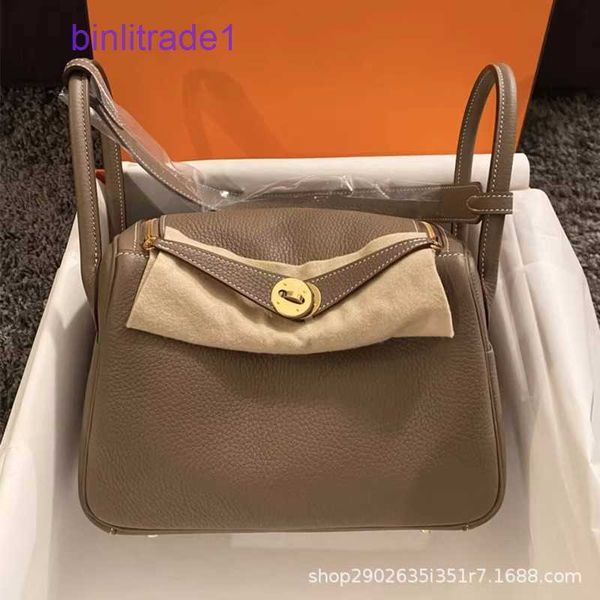designer original 2023 first layer cow skin litchi pattern lindys bag doctor's leather women's shoulder togo medicine of sale
designer original 2023 first layer cow skin litchi pattern lindys bag doctor's leather women's shoulder togo medicine of sale
