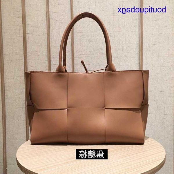luxury bottegss venetss arco evening bags online store new bag autumn winter texture large 2023 woven tote women's leather capacit with
luxury bottegss venetss arco evening bags online store new bag autumn winter texture large 2023 woven tote women's leather capacit with