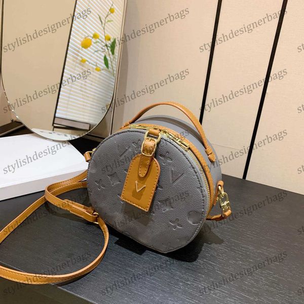 2023 new mini tote bag classic embossed round cute small bag women's luxury brand designer bag handbag leather crossbody bag single sho
2023 new mini tote bag classic embossed round cute small bag women's luxury brand designer bag handbag leather crossbody bag single sho