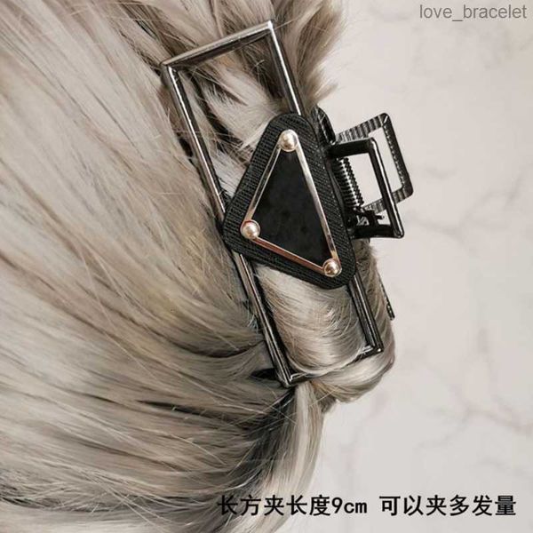 luxury fashion designer hair clips claws triangle crabs clip leopard grain plugs for women hair accessories jewelry hair band 22033103r, Silver
luxury fashion designer hair clips claws triangle crabs clip leopard grain plugs for women hair accessories jewelry hair band 22033103r, Silver