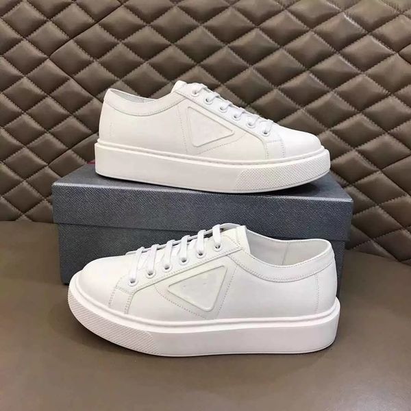 famous original macro lifestyle walking striped skateboard shoes macro re-nylon & brushed leather comfort man outdoor casual flats with box, Black
famous original macro lifestyle walking striped skateboard shoes macro re-nylon & brushed leather comfort man outdoor casual flats with box, Black