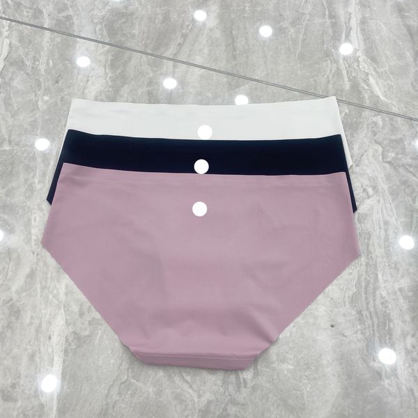 lu yoga pants three packs of breathable sweat-wicking smooth and comfortable underwear
lu yoga pants three packs of breathable sweat-wicking smooth and comfortable underwear