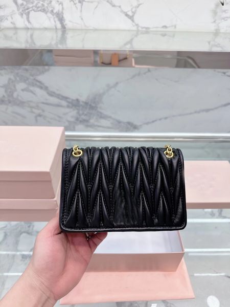 miao miao women's shoulder bag soft sheep leather designer shopping bag mini women's chain bag casual square shoulder bag wallet
miao miao women's shoulder bag soft sheep leather designer shopping bag mini women's chain bag casual square shoulder bag wallet