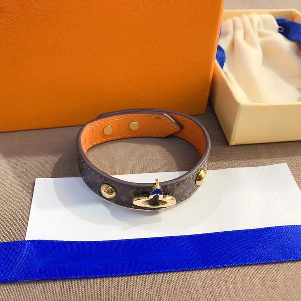 fashion new style bracelets bangle women designer letter jewelry faux leather 18k gold plated stainless steel wristband cuff jewelry accesso, Black
fashion new style bracelets bangle women designer letter jewelry faux leather 18k gold plated stainless steel wristband cuff jewelry accesso, Black