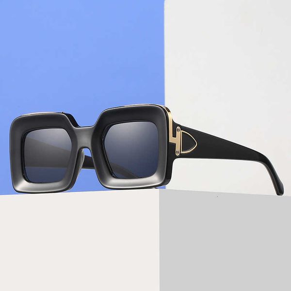 sunglasses new millionaire women's fashionable brand design personalized glasses, White;black
sunglasses new millionaire women's fashionable brand design personalized glasses, White;black