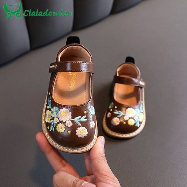 first walkers 12-15.5cm embroidered flowers fashion kids leather shoes spring kids shoes for girls soft princess shoes for toddler party 230
first walkers 12-15.5cm embroidered flowers fashion kids leather shoes spring kids shoes for girls soft princess shoes for toddler party 230