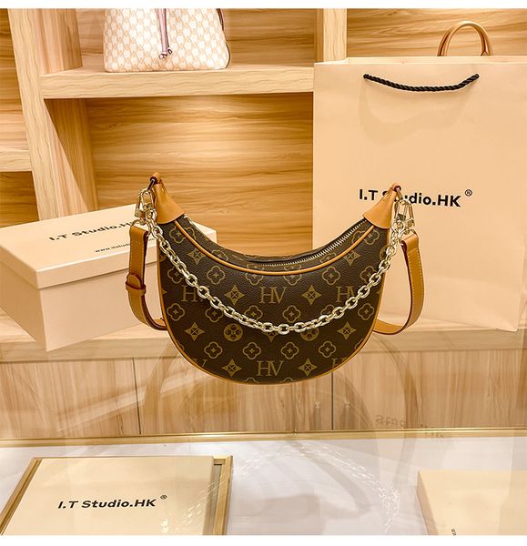 half moon baguette bag luxury real leather classic old flower clutch m81098 handbag designer women's men two shoulder straps metal fitt
half moon baguette bag luxury real leather classic old flower clutch m81098 handbag designer women's men two shoulder straps metal fitt