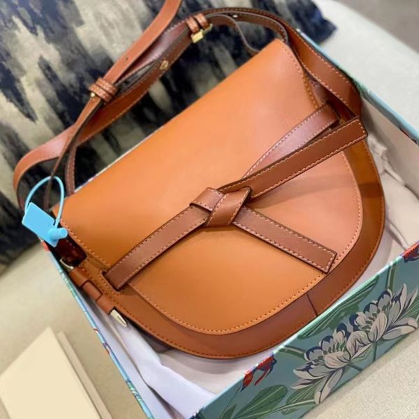 evening bags luxury saddle designers bag embossing flower pochette for women handbag messenger bags genuine leather metis elegant womens sho
evening bags luxury saddle designers bag embossing flower pochette for women handbag messenger bags genuine leather metis elegant womens sho
