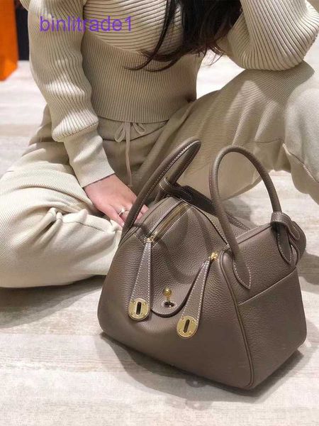 designer original 2020 new togo lindi small litchi head layer cow leather single shoulder diagonal span portable doctor's bag gold buck
designer original 2020 new togo lindi small litchi head layer cow leather single shoulder diagonal span portable doctor's bag gold buck