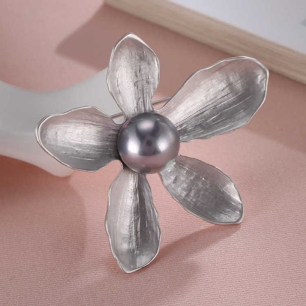 pins brooches retro five-petal flower pearl brooch elegant retro matte gold color flower brooch cloes accessoriesl230315, Gray
pins brooches retro five-petal flower pearl brooch elegant retro matte gold color flower brooch cloes accessoriesl230315, Gray