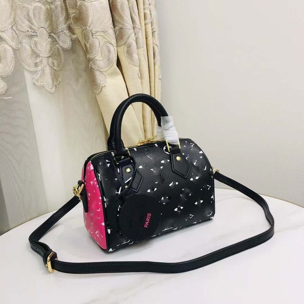 2023 duffle bag classic 45 50 55 travel luggage for men real leather to quality women crossbody totes shoulder bags mens womens handbags 5 c
2023 duffle bag classic 45 50 55 travel luggage for men real leather to quality women crossbody totes shoulder bags mens womens handbags 5 c