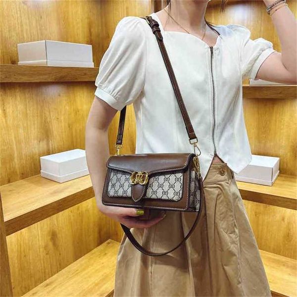 handbag 2023 fashion women's bag leather quality handbag women's advanced old flower lady printed underarm classic atmospheric squ
handbag 2023 fashion women's bag leather quality handbag women's advanced old flower lady printed underarm classic atmospheric squ