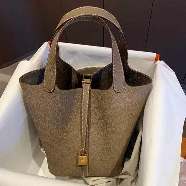 herms picotin bag handbag designer bag 2023 vegetable basket women's leather bucket small hand mother bag
herms picotin bag handbag designer bag 2023 vegetable basket women's leather bucket small hand mother bag