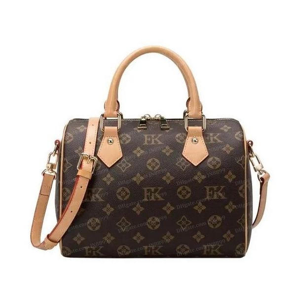 designer luxury women messenger travel bag classic style fashion bags shoulder bags lady totes handbags 30cm with key lock dust bag
designer luxury women messenger travel bag classic style fashion bags shoulder bags lady totes handbags 30cm with key lock dust bag