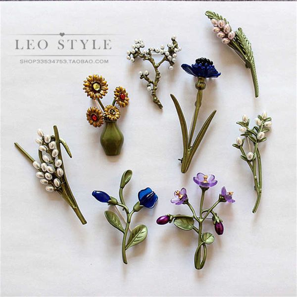 pins brooches creative plants and flowers exquisite high-end temperament violet freshwater pearl brooch accessories womenl230315, Gray 
pins brooches creative plants and flowers exquisite high-end temperament violet freshwater pearl brooch accessories womenl230315, Gray