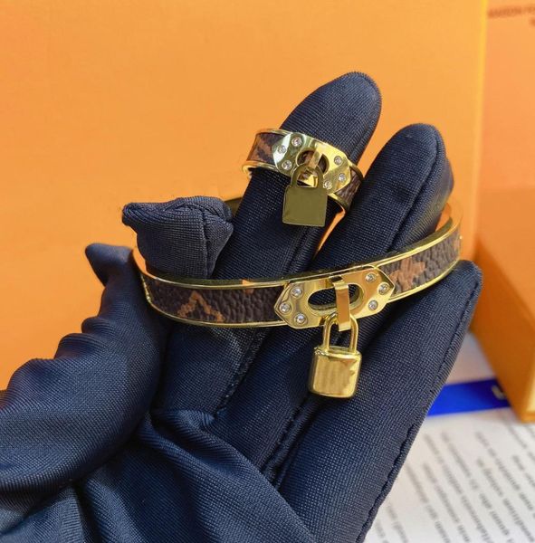 2023 fashion love bracelet designer bracelets bangle 5 style charm temperament origin leather rop quality8678895, Black
2023 fashion love bracelet designer bracelets bangle 5 style charm temperament origin leather rop quality8678895, Black