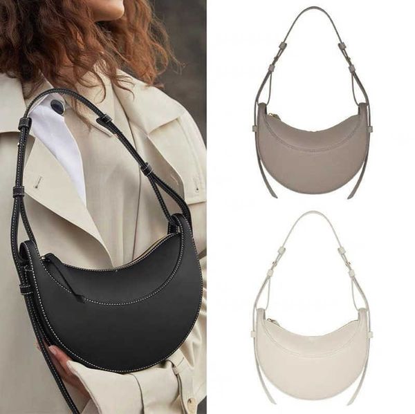 luxurys shoulder bag women designer bag half moon tote crossbody bag fashion paris handbags baguette zip hobo purse smooth calf leather 
luxurys shoulder bag women designer bag half moon tote crossbody bag fashion paris handbags baguette zip hobo purse smooth calf leather