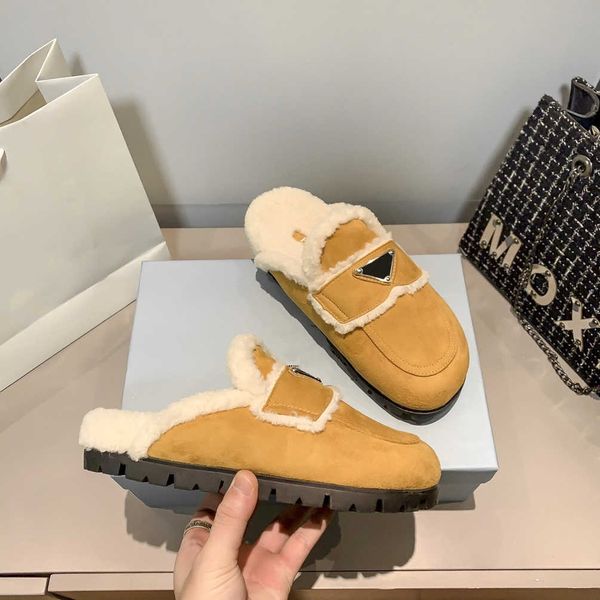 2022 winter designer suede fur muller slippers women platform furry slides half sandal wool mule loafer classic triangle buckle embroidery s, Black
2022 winter designer suede fur muller slippers women platform furry slides half sandal wool mule loafer classic triangle buckle embroidery s, Black