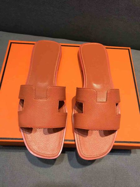 2022 famous brand beach slippers sandals classic flat heel summer designer fashion flops leather lady slides women shoes l bath ladies sanda
2022 famous brand beach slippers sandals classic flat heel summer designer fashion flops leather lady slides women shoes l bath ladies sanda