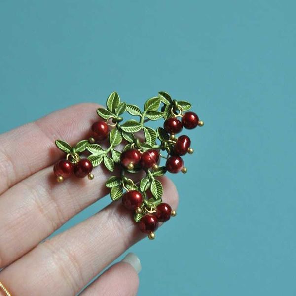 pins brooches new elegant retro green cranberry brooch metal pin pearl plant leaf brooches for women collar accessories jewelryl230315, Gray
pins brooches new elegant retro green cranberry brooch metal pin pearl plant leaf brooches for women collar accessories jewelryl230315, Gray