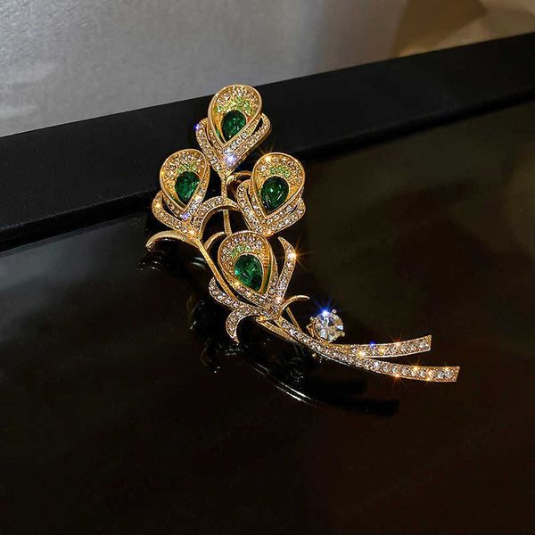 pins brooches rhinone calla lily brooch vintage emerald temperament pin high-end suit accessories elegant cloingl230315, Gray 
pins brooches rhinone calla lily brooch vintage emerald temperament pin high-end suit accessories elegant cloingl230315, Gray