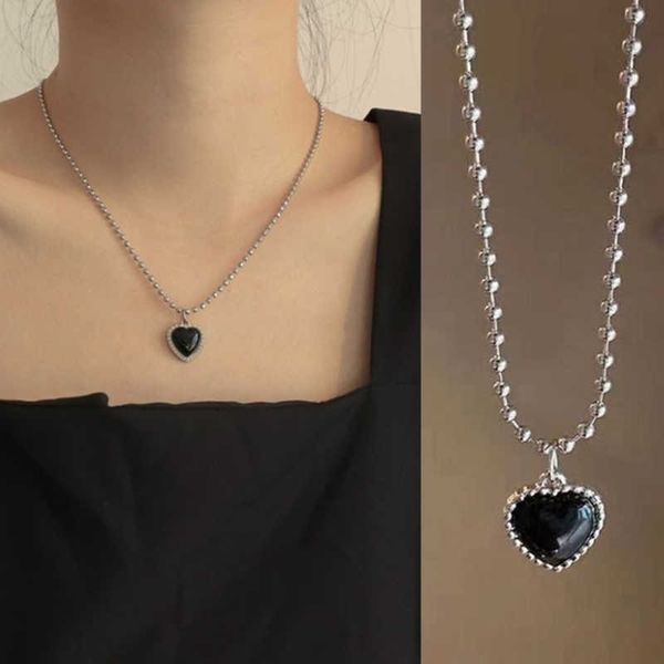 chokers y2k black heart necklace hip hop metal love clavicle chain korean simple female short pendanklace female short pendant for women y23, Golden;silver
chokers y2k black heart necklace hip hop metal love clavicle chain korean simple female short pendanklace female short pendant for women y23, Golden;silver