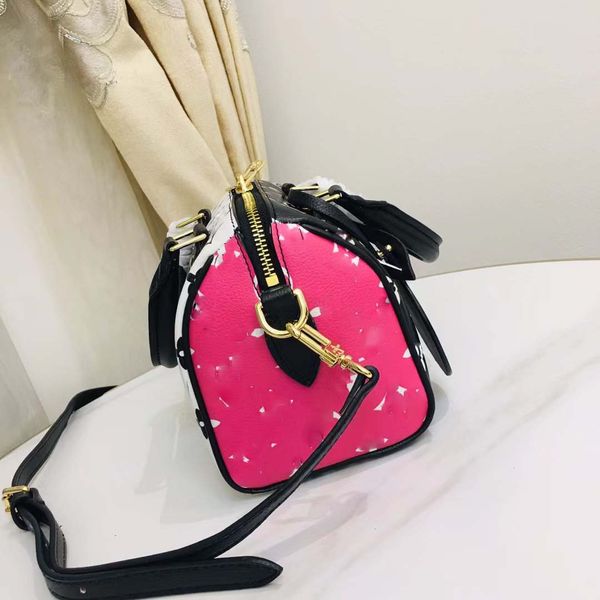 55cm genuine leather 50cm duffle travel bag attractive tote shoulder cross body suitcases men's duffel outdoor packs bags stuff sacks l
55cm genuine leather 50cm duffle travel bag attractive tote shoulder cross body suitcases men's duffel outdoor packs bags stuff sacks l