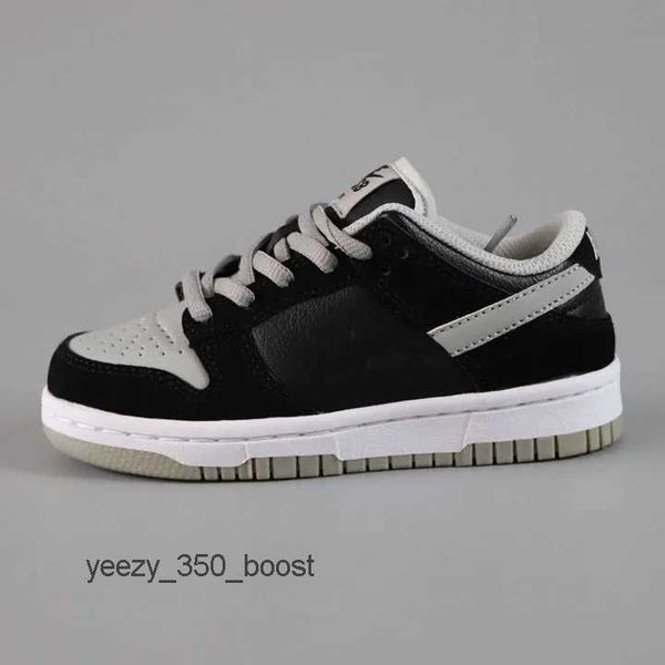 2023 kids shoes for boy girl sports black white chunky dunks low cows trainers boys and girls athletic outdoor sneakers children eur 25-35 o
2023 kids shoes for boy girl sports black white chunky dunks low cows trainers boys and girls athletic outdoor sneakers children eur 25-35 o