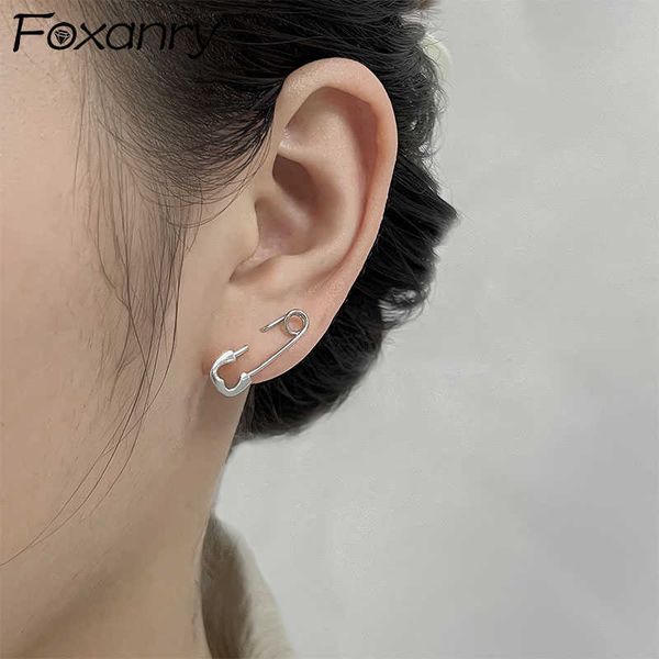 charm anry prevent allergy silver color d earrings trend couples simple pin design party jewelry birthday gifts wholesale l230315, Golden
charm anry prevent allergy silver color d earrings trend couples simple pin design party jewelry birthday gifts wholesale l230315, Golden